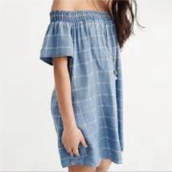 Abercrombie & Fitch Over The Shoulder Chambray Dress - Picture 2 of 6